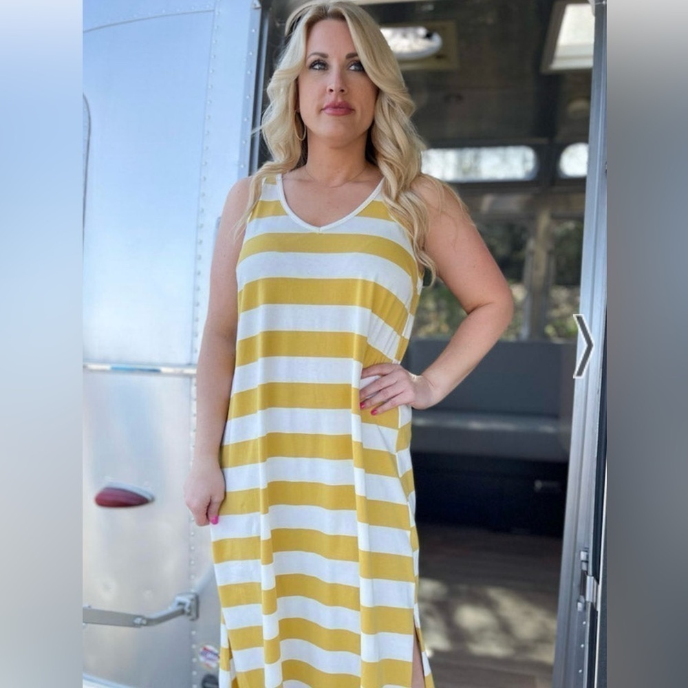 Umgee Striped Sleeveless  Cotton  Blend Dress Medium and Large